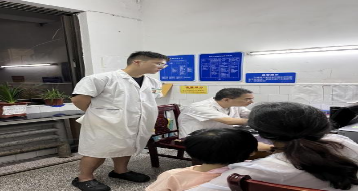 区卫健系统医护团队：守护防汛一线