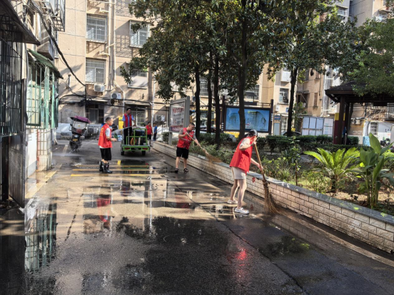 韶山路社区：积极应对内涝灾害，全面消杀保障居民生活安全