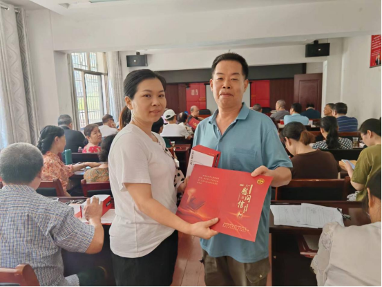 雪园社区举办主题党日活动及退役军人“八一”座谈会