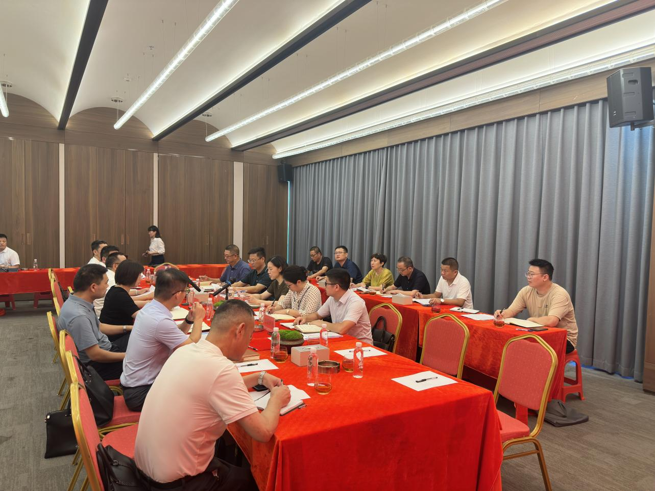 市领导赴湘潭大学附属实验学校片区开发项目现场办公