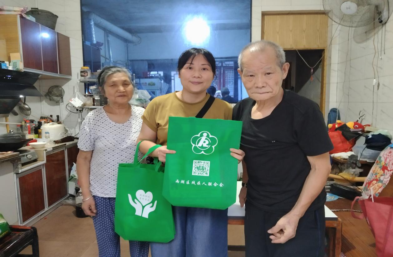 风车坪社区：开展“关爱残障人士 入户走访暖人心”活动