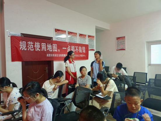 区自然资源局：开展“规范使用地图 一点都不能错”宣传活动