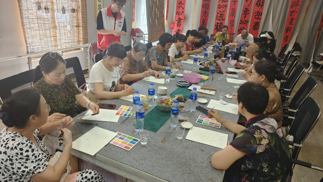 雨湖区老年大学开展新学期团建活动