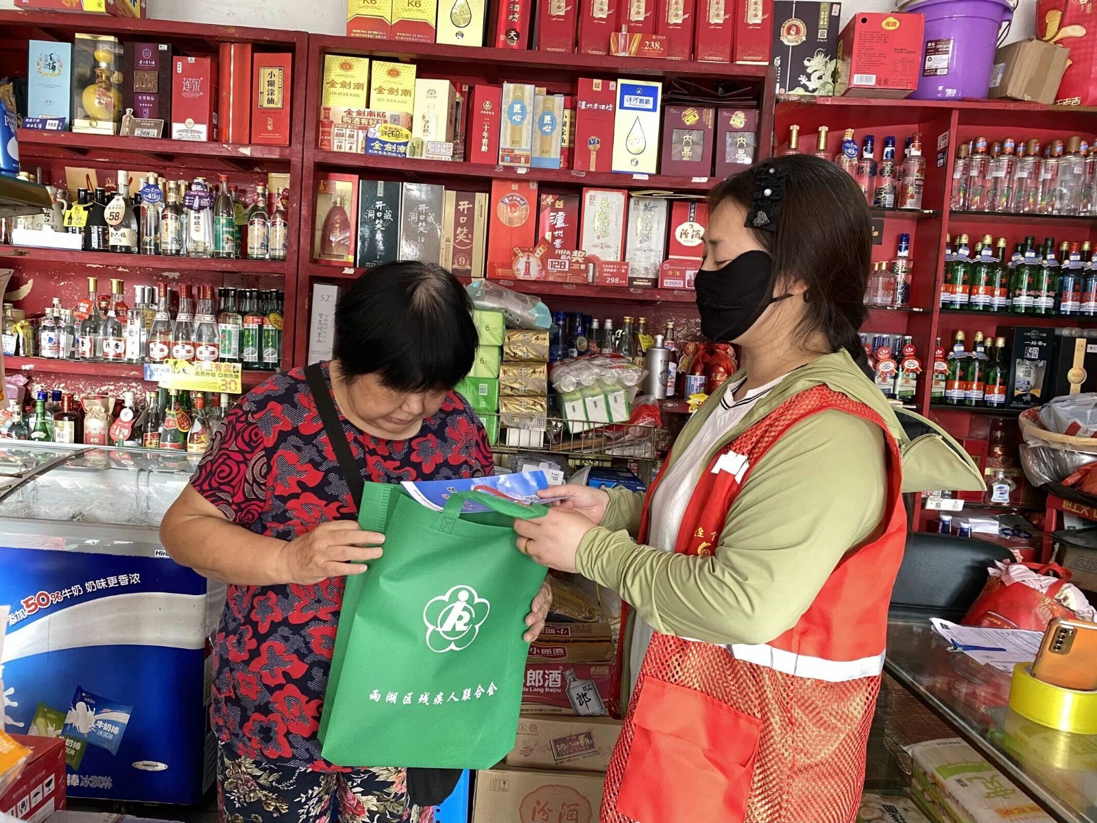 关圣殿社区：开展持证残疾人基本状况入户调查活动