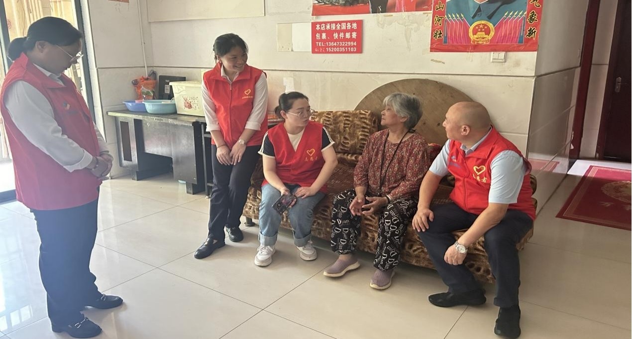乐塘社区：扎实开展 “爱老助残 情暖中秋”走访慰问活动