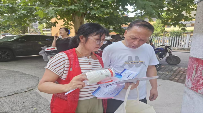 楠竹社区：开展城乡居民医保参保宣传