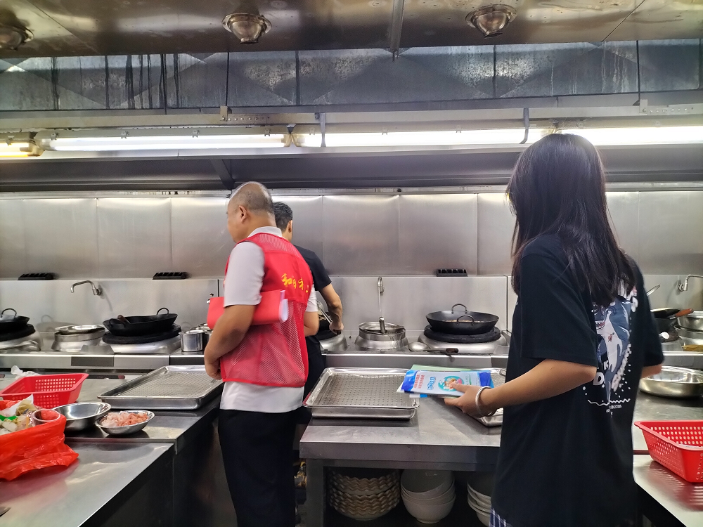 三义井社区：深入走访门店 筑牢燃气安全防线