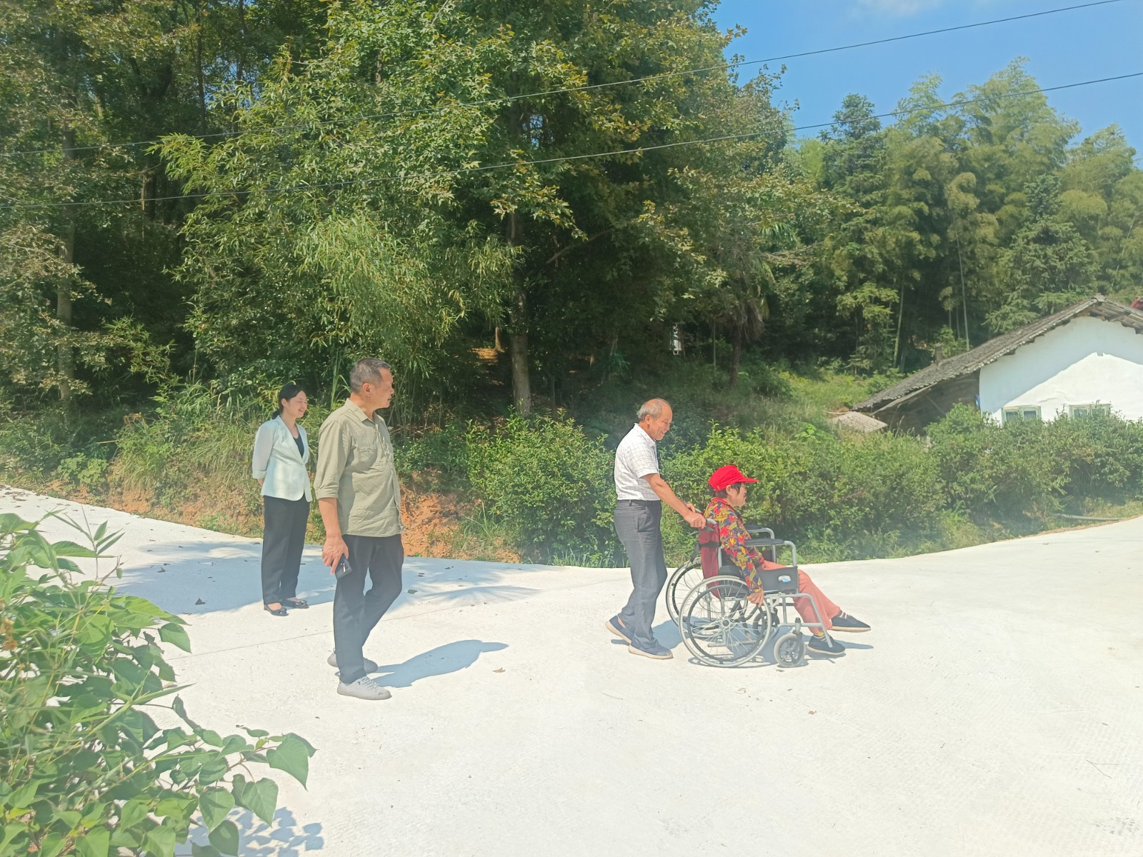 【我为群众办实事】区人大代表建议落地，鹤岭镇小银组道路硬化暖民心