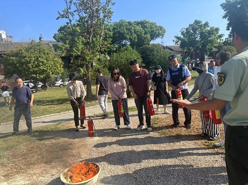 唐兴寺社区：联合开展消防安全演练，共筑平安家园