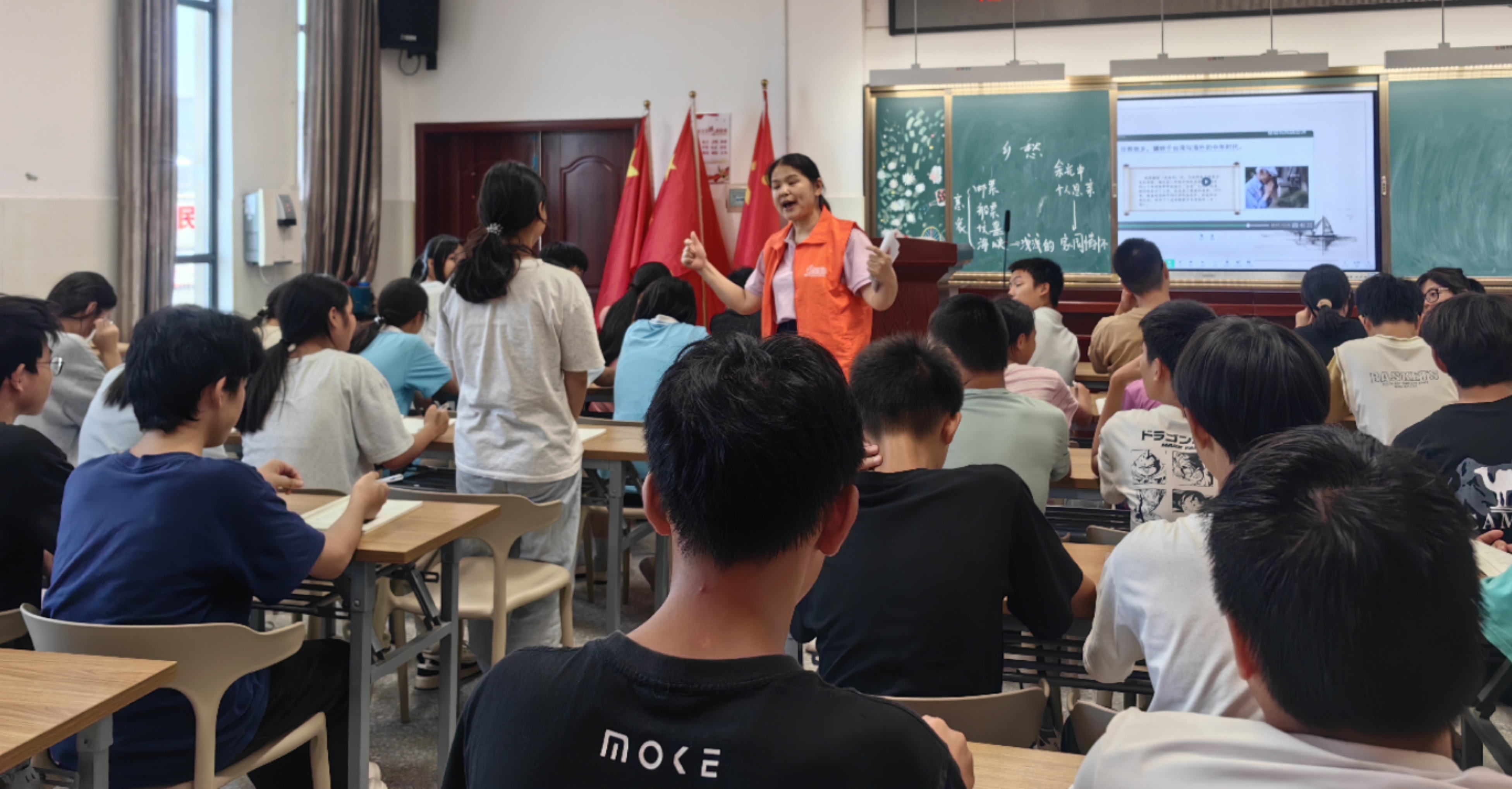 区妇联携手蓝海豚在仙女中学开展阅读活动