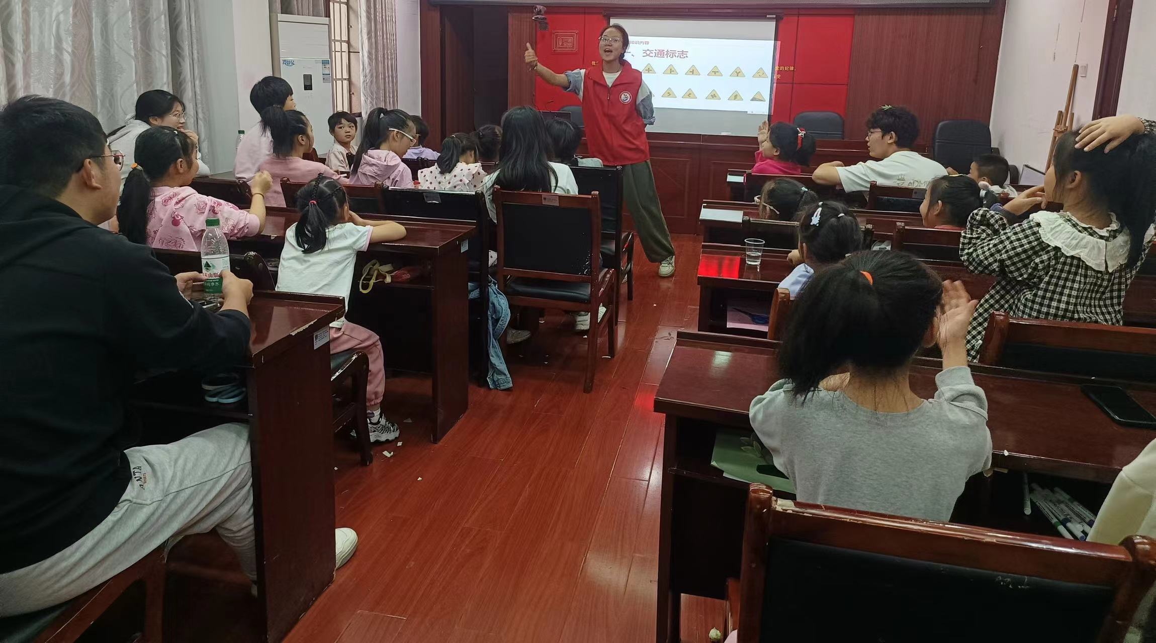 雪园社区：撑起未成年人安全“保护伞”