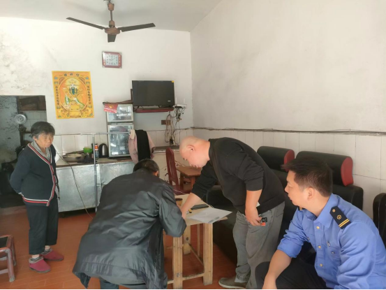 火车站社区：积极开展精神病患者走访工作 确保辖区排查管控到位