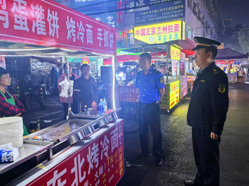 应对重污染天气，雨湖城管在行动！