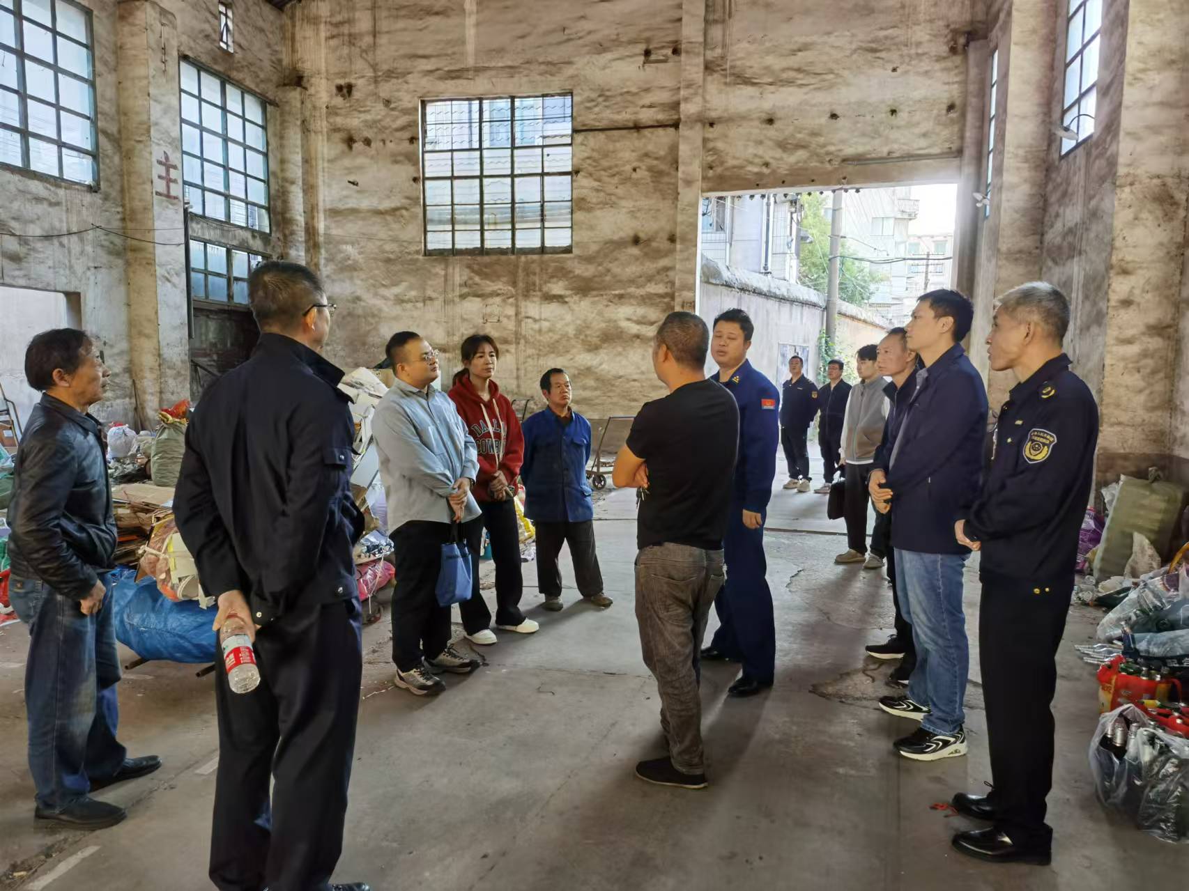 城正街街道：开展“三清两严”废品回收站（点）集中整治专项行动