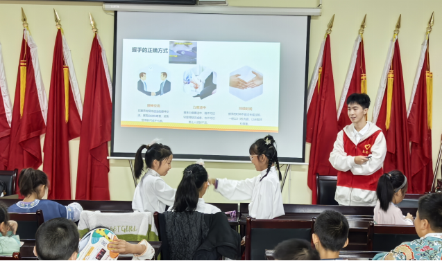 雨湖区志愿者协会：举办“雾里有光——传承文化精粹，共享传统之乐”活动