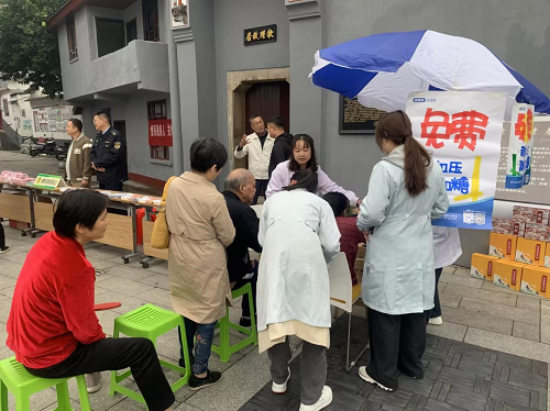 唐兴寺社区开展爱心助残健康义诊活动