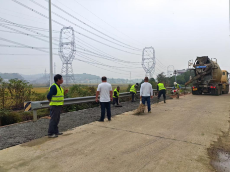 清泉村：乡村道路拓宽，助力乡村振兴