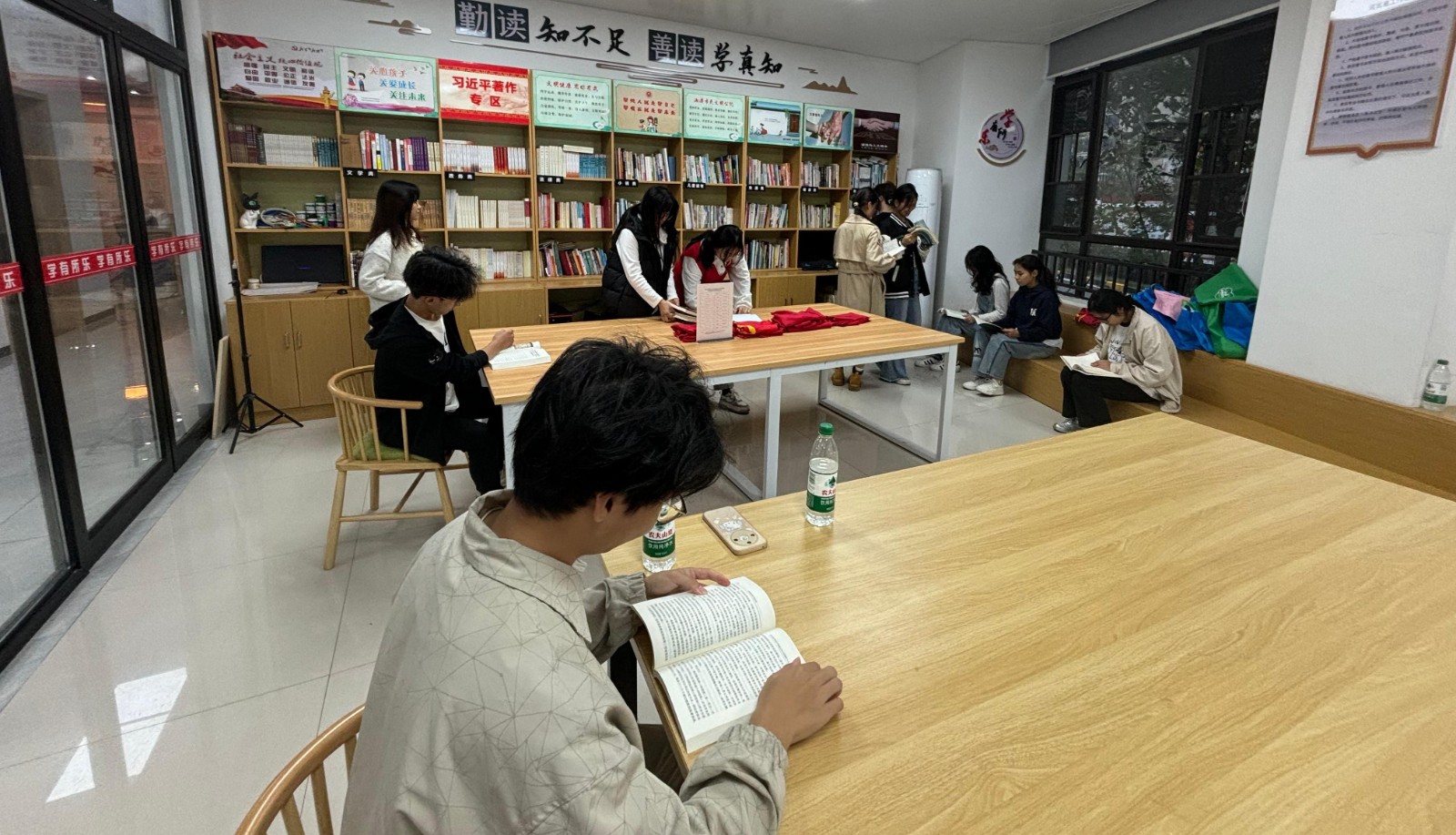 民乐社区：开展“书香满社区，阅读润心灵”全民阅读活动