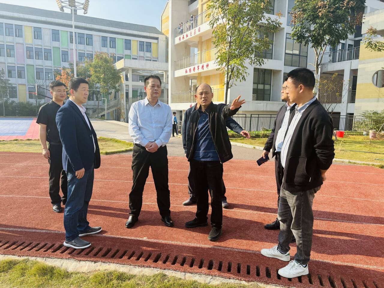 区领导到九华和平将军渡小学督导食品安全及食堂管理工作