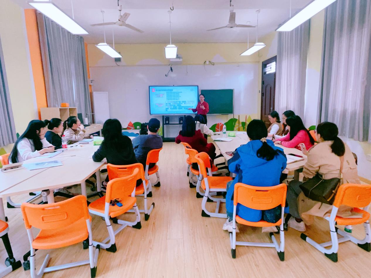 雨湖区梦想沙龙研讨会在曙光学校举行