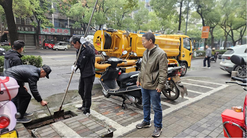 【我为群众办实事】鲁班殿社区：化粪池污水四处流 及时疏通暖民心