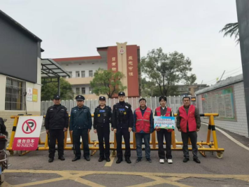 【平安雨湖】南盘岭社区：共筑平安“上学路”交通安全劝导活动