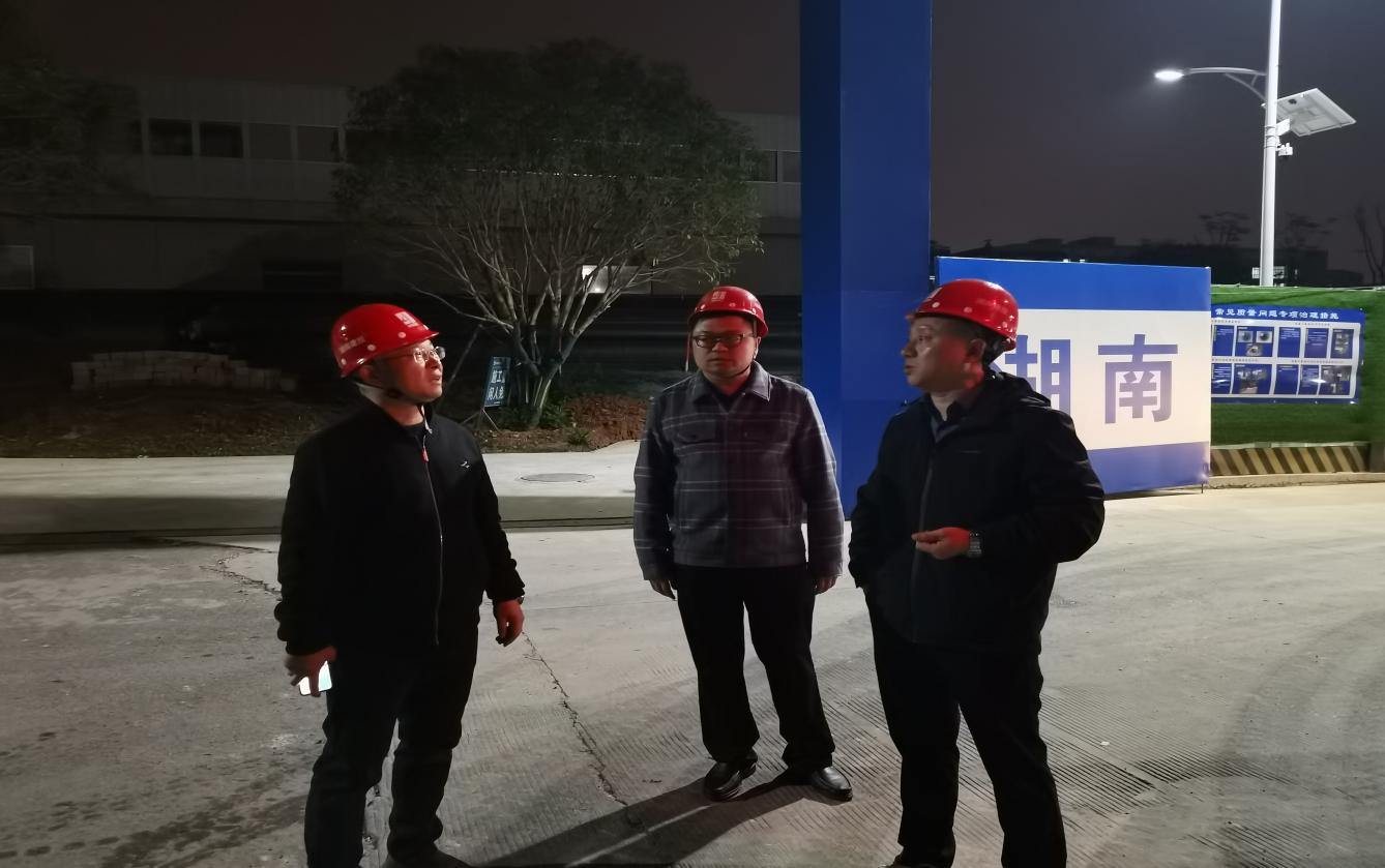 雨湖区住建局：开展“夜鹰行动”，全力守护“雨湖蓝”