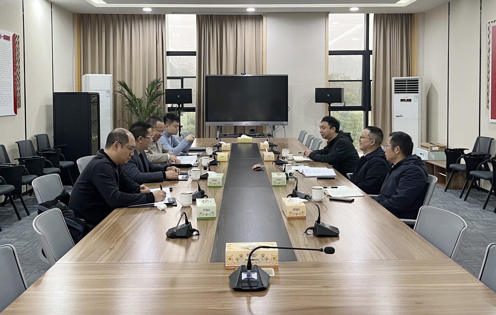 启源储能系统（深圳）有限公司一行来雨湖区考察