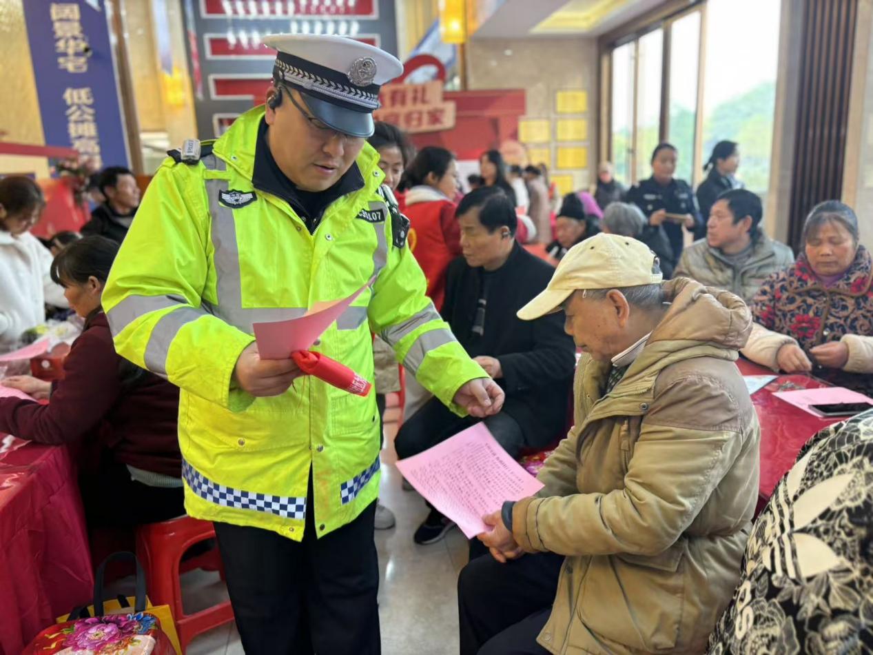 民乐社区开展交通安全知识宣传教育活动