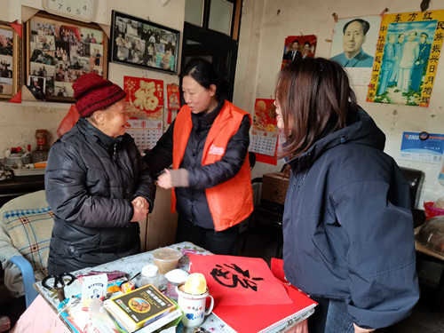 广园社区：开展“暖冬腊八，情系长者”腊八节志愿服务活动