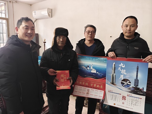 龙子巷社区：春节走访慰问 情暖退役军人