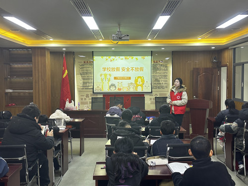 广园社区：开展“学校放假 安全不放假”青少年安全教育宣传活动