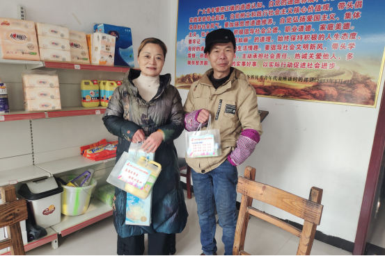 姜畲社区：开展“爱心超市积分兑换”活动