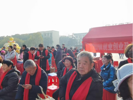 楠竹山镇开展2025年“就业帮扶 真情相助”就业援助月专项活动