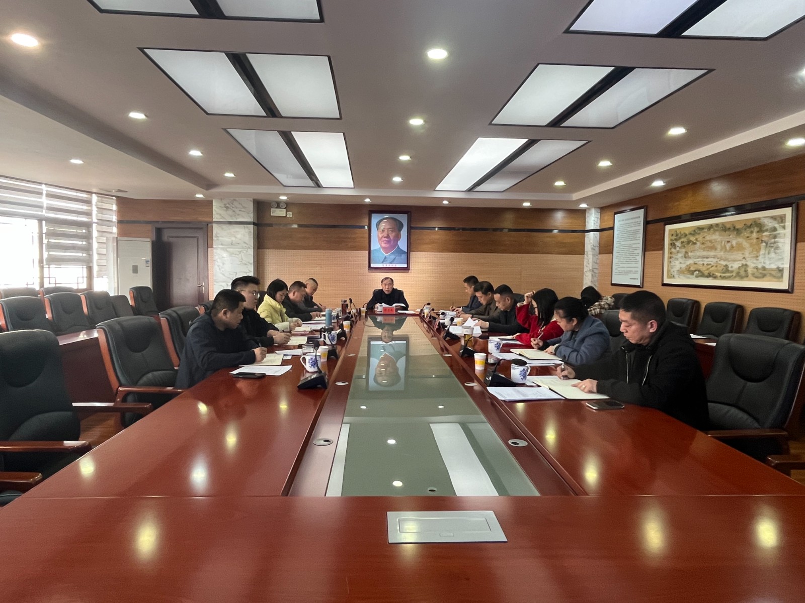 大河西棚改公司2025年工作务虚会：坚定发展信心 凝聚奋进共识