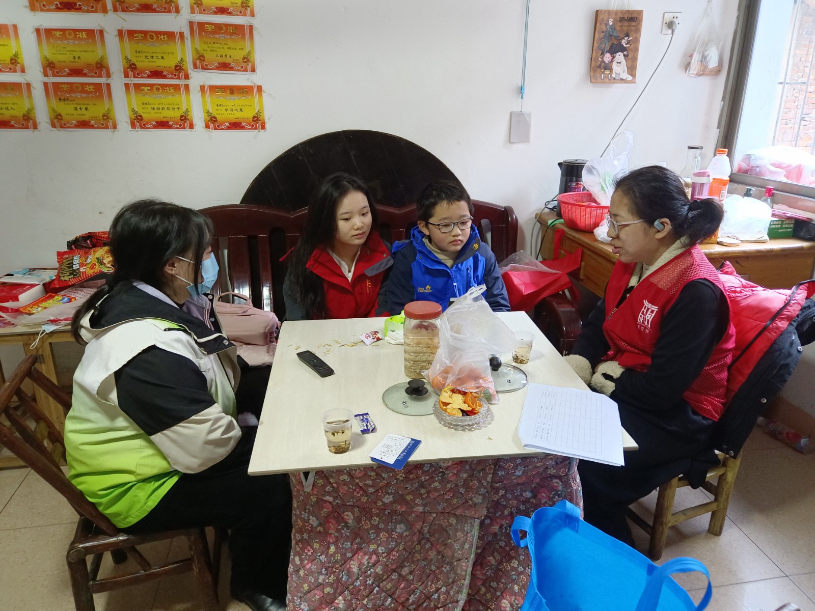瞻岳门社区：新春佳节“衣”份情，温暖困境儿童心