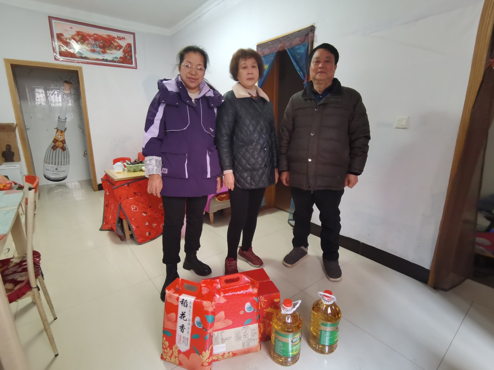 瞻岳门社区：新春送暖，情系特殊家庭