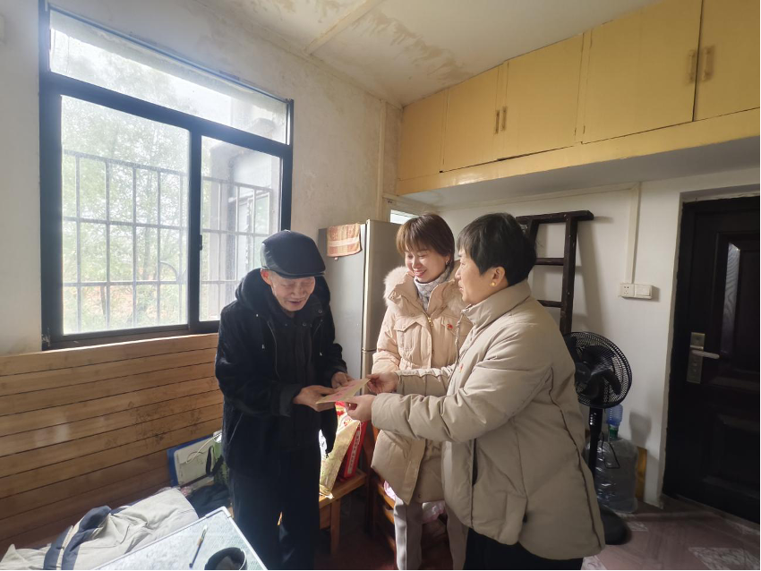 万楼街道：开展“春节送温暖”走访慰问活动