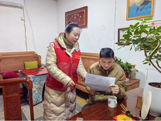 先锋村开展就业帮扶“敲门行动”助力稳岗增收
