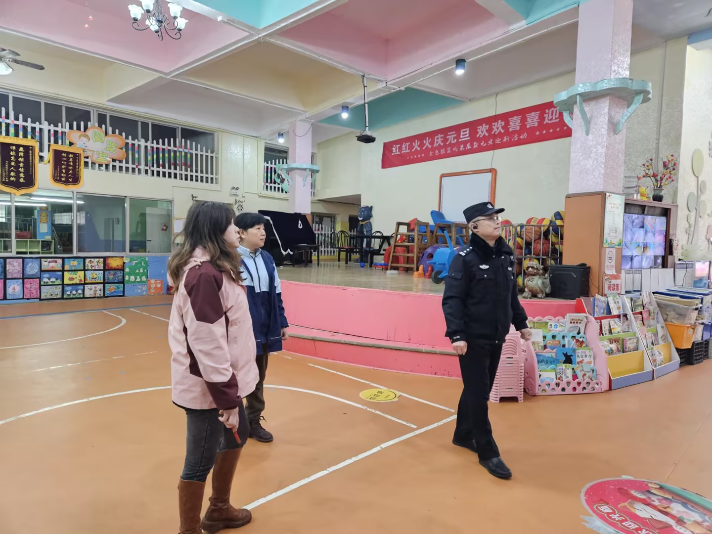 【新春走基层·干在雨湖】三义井社区：开展节后复工复产安全检查