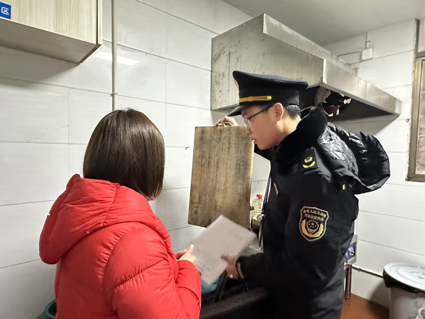 护航开学季！雨湖区市场监督管理局开展校园食品安全专项行动
