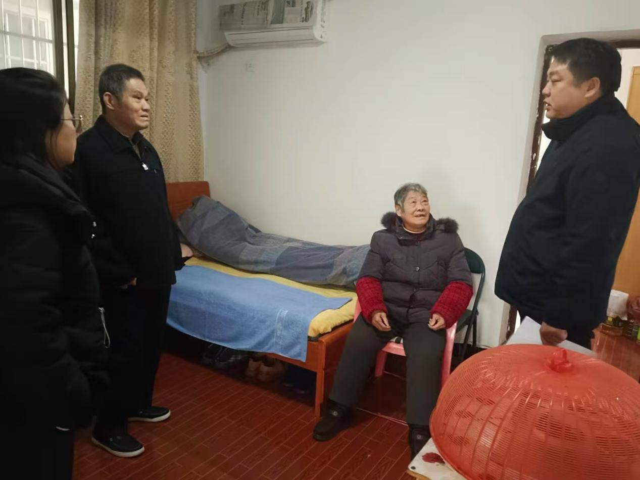 古梁巷社区：冬末初春暖心行动，独居老人寒冬不寒心