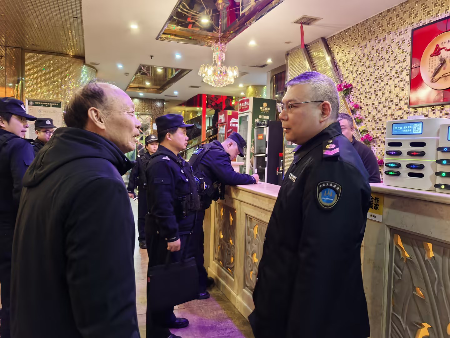 雨湖区卫计执法局联合多部门开展“利剑护蕾”专项行动