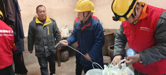 【我为群众办实事】青亭村：湘潭电力志愿服务暖人心，五保户家中爱意浓
