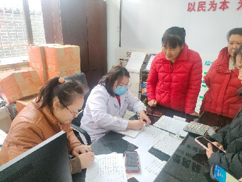 犁头村开展妇女体检活动