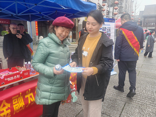 【平安雨湖】白石社区：开展"守住钱袋子·护好幸福家"反诈防非宣传活动