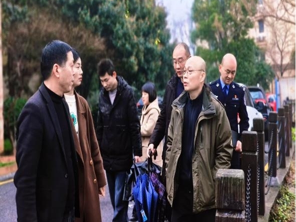 区级河长带队到和平街道争光渠开展一季度巡河工作