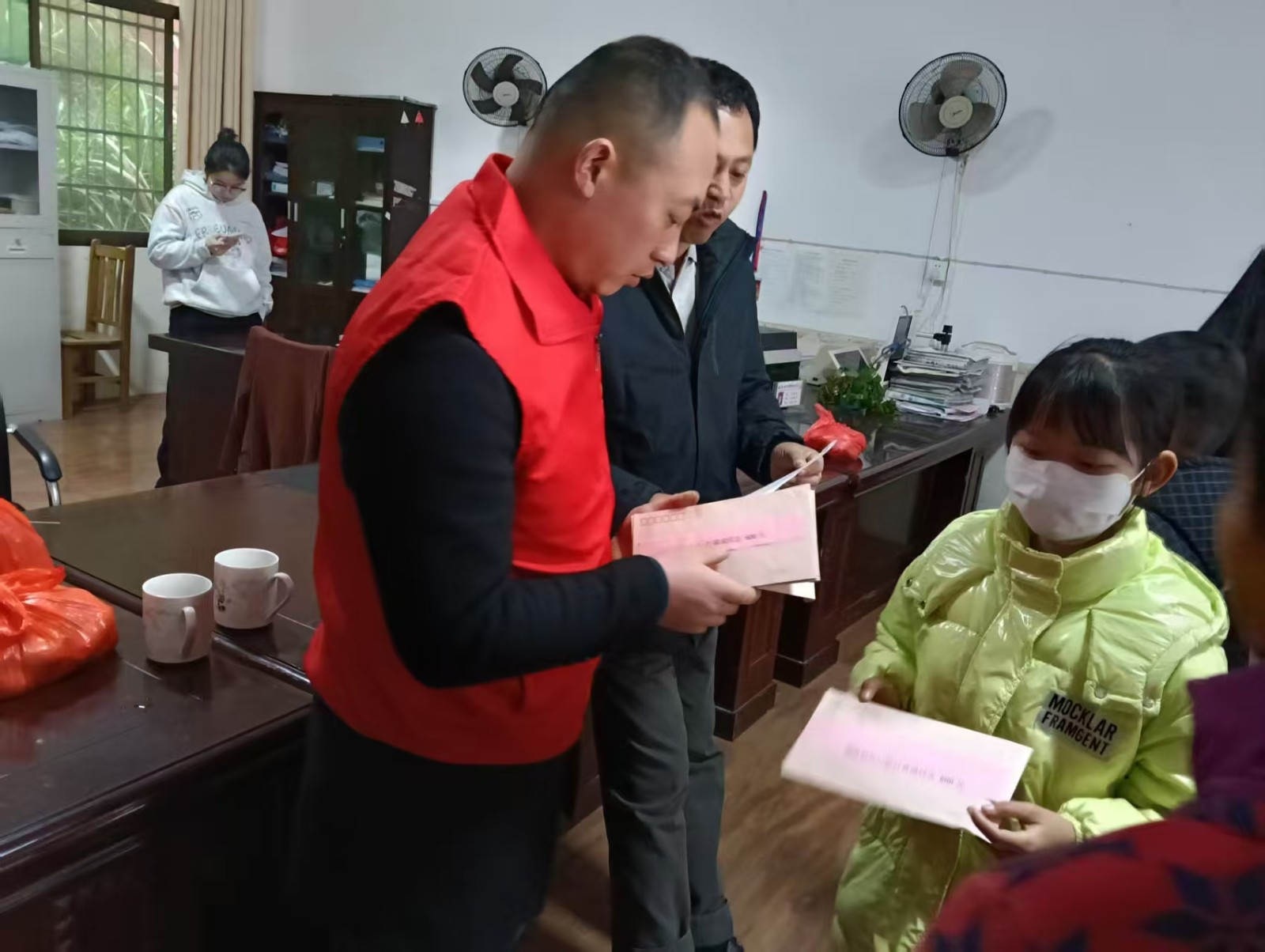 九华义工协会：十一年爱心助学路，情暖莘莘学子心