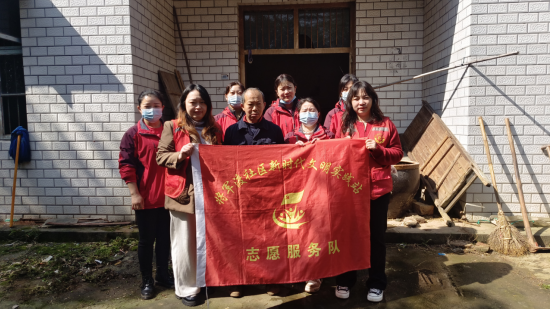 将军渡社区：爱心单位进社区 情系困难家庭暖心行动