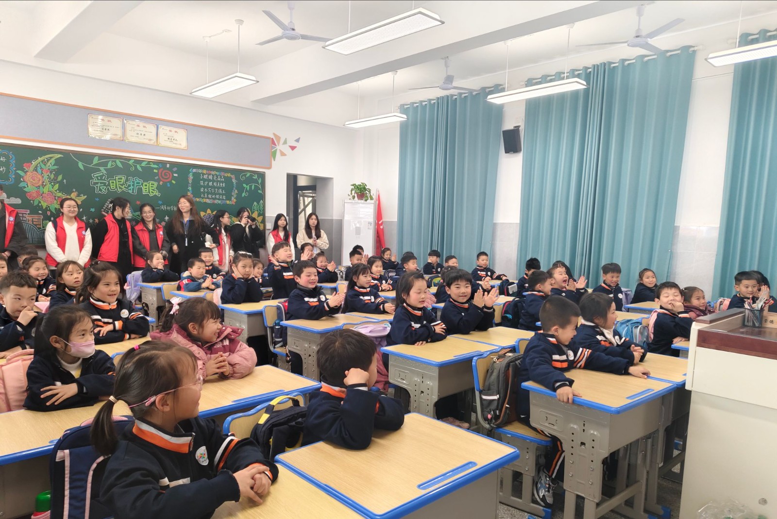大手牵小手的春日约定——风车坪学校东校区与湘潭大学共建特色课堂